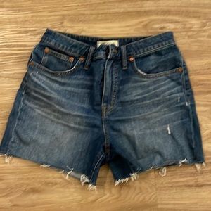 Madewell NWOT Curvy Madewell high rise denim shorts size 28